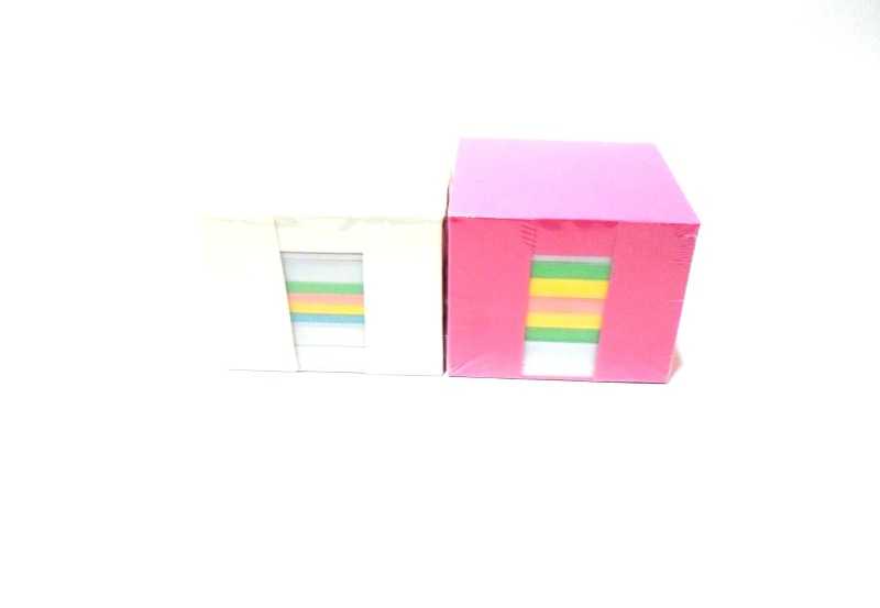 کاغذ یادداشت 9×9 با جعبه رنگی (600 برگ)
