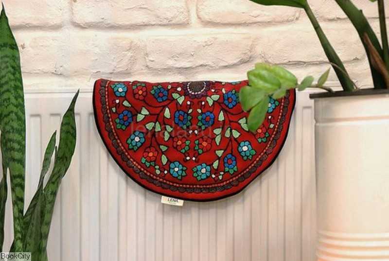 رومیزی گرد 40 طرح یاسمن با نوار مغزی‌دوزی لنا