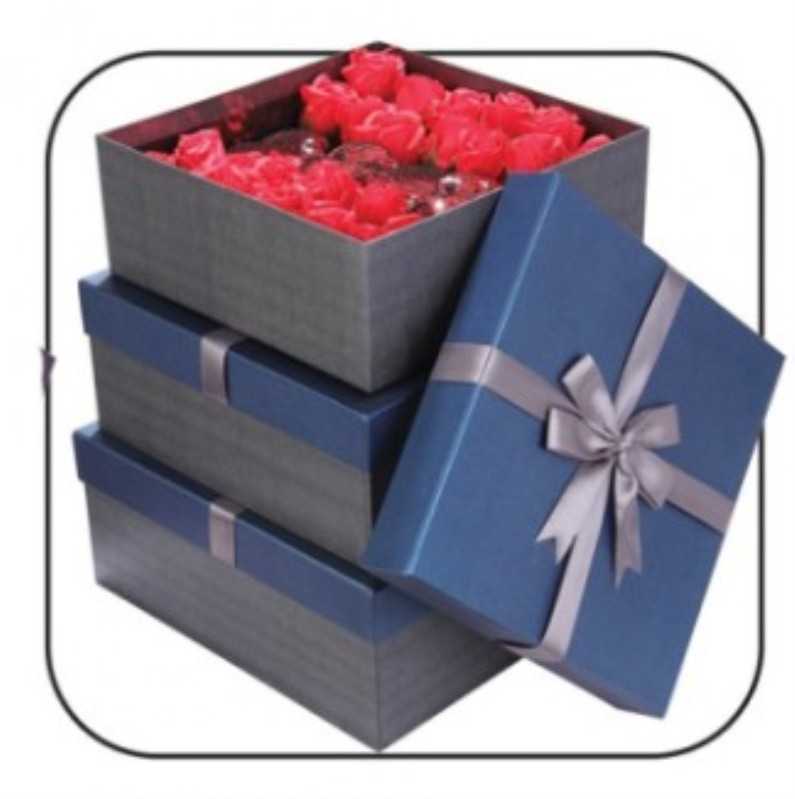 جعبه کادو مربع گل رز 3 - 2 سون کارت - 0