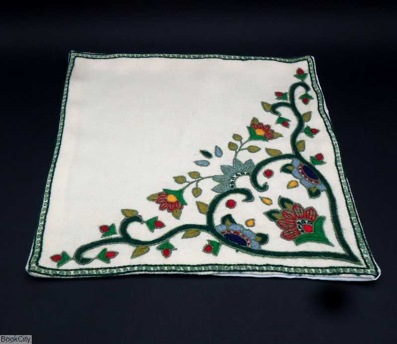 رومیزی مربع 28 طرح قلب لنا
