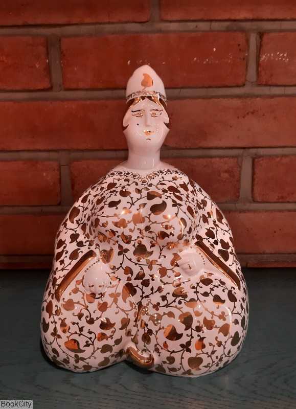 مجسمه سلجوقی زن شمسه
