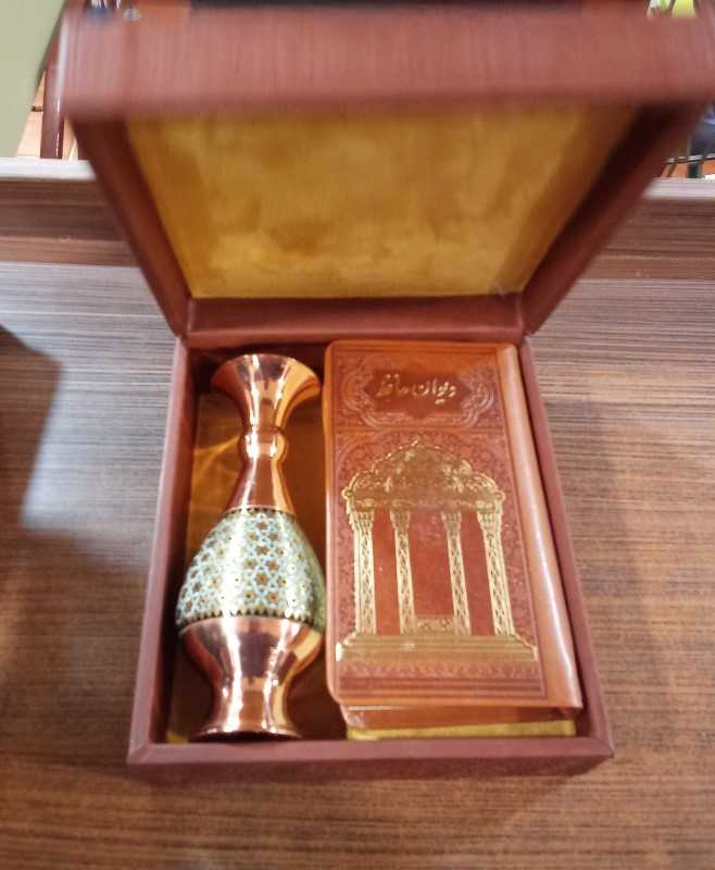 دیوان حافظ 90138 (خاتم طرح چرم با گلدان پالتویی با جعبه هلیا)