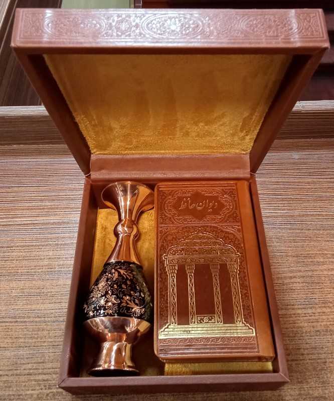 دیوان حافظ 90137 (الماس تراش طرح چرم با گلدان پالتویی با جعبه هلیا)