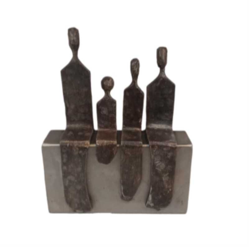 مجسمه خانواده 4 نفره بهزاد