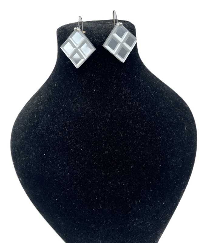 گوشواره مربع مینا