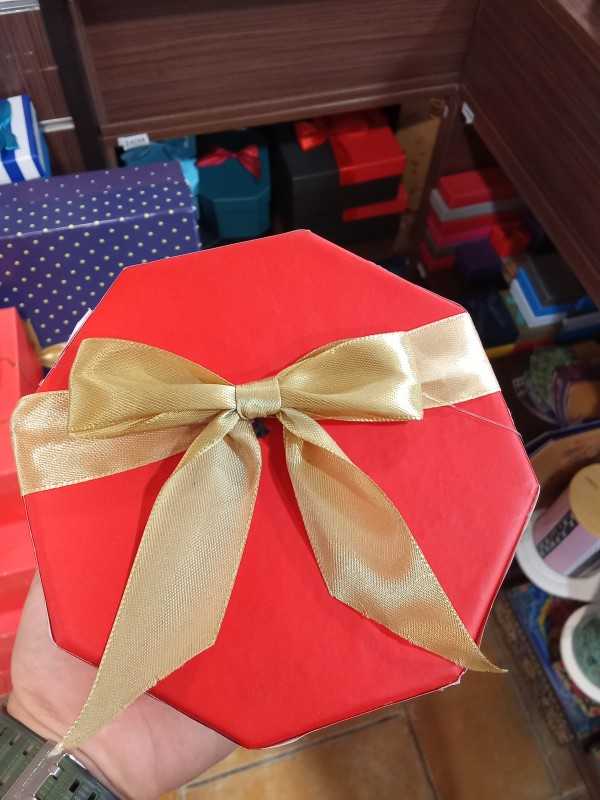 جعبه کادو هشت ضلعی گرد 4 - 1 آراکادو