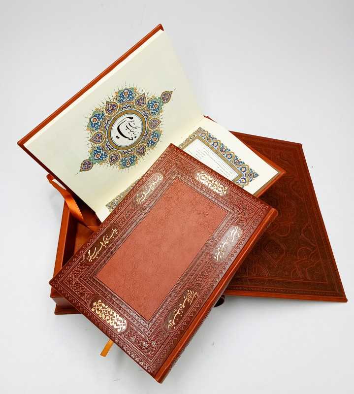 سررسید 1404 (1 روزه با خیام چرم جعبه‌دار وزیری سعید)