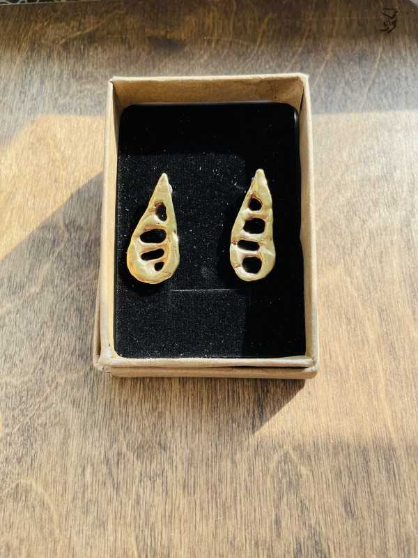 گوشواره اشک برنجی yeh Gallery