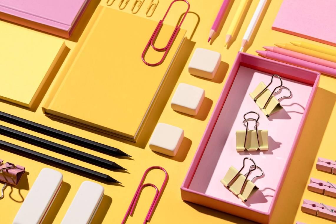 روانشناسی رنگ‌ها در لوازم تحریر و تاثیر آن بر روحیه - Cover Image