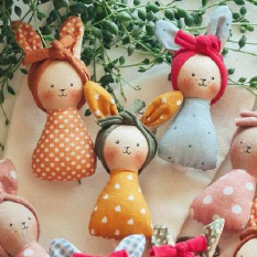 جاکلیدی‌ عروسک نقلی خرگوش ترنج - 0